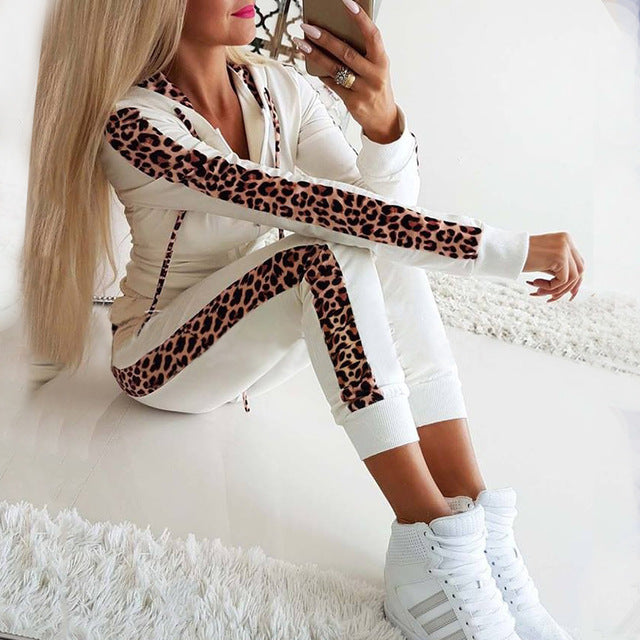 Women Autumn Winter Keep Warm Outdoor Running Suits 2pcs Sports Tracksuits Leopard Patchwork Hooded Zip Jacket Pants Fitness Set
